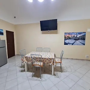 Sicilian , Aeroporto di Catania Fontana Rossa Italia